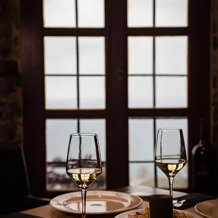 Tilia Θέρετρο Mourésion